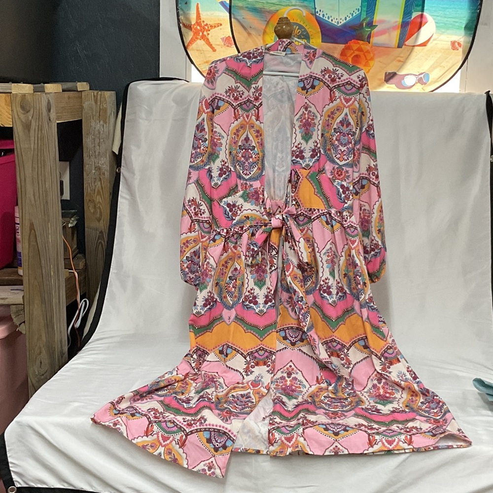 EUC Woman’s long sleeve Sunday up cover up tunic